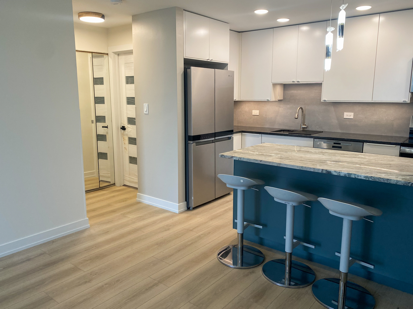 715 West Central Road, Unit A8 Mount Prospect, IL 60056 - Photo 7 of 13