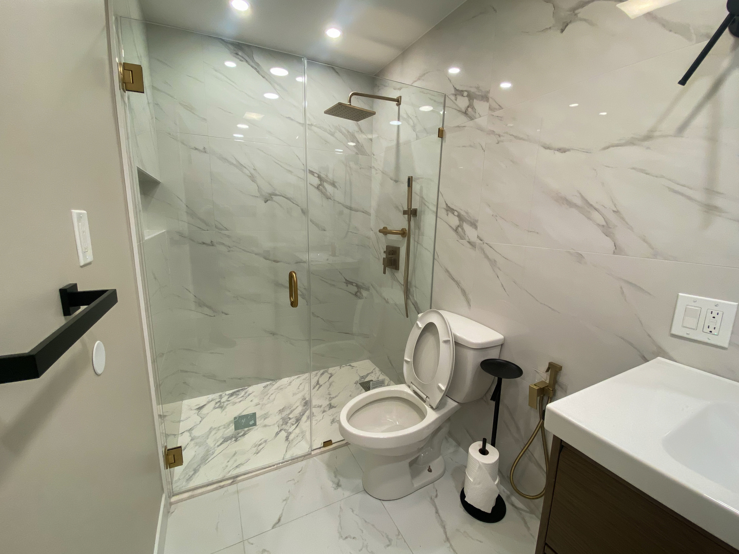 715 West Central Road, Unit A8 Mount Prospect, IL 60056 - Photo 9 of 13