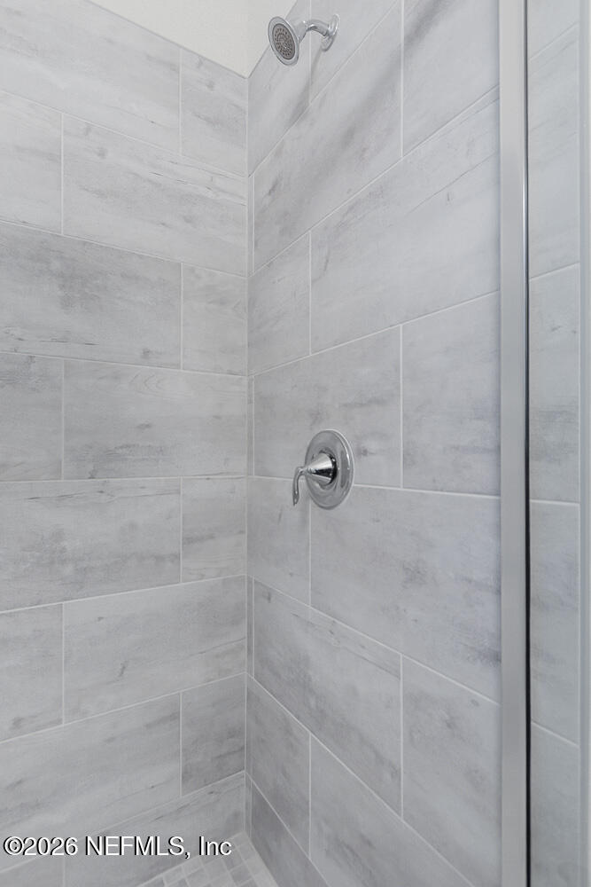 191 Enrede Lane St. Augustine, FL 32095 - Photo 19 of 44 a bathroom with a shower