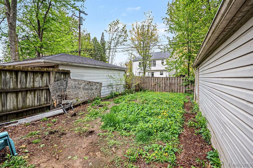 2126 Roslyn Road Grosse Pointe, MI 48236 - Photo 23 of 25