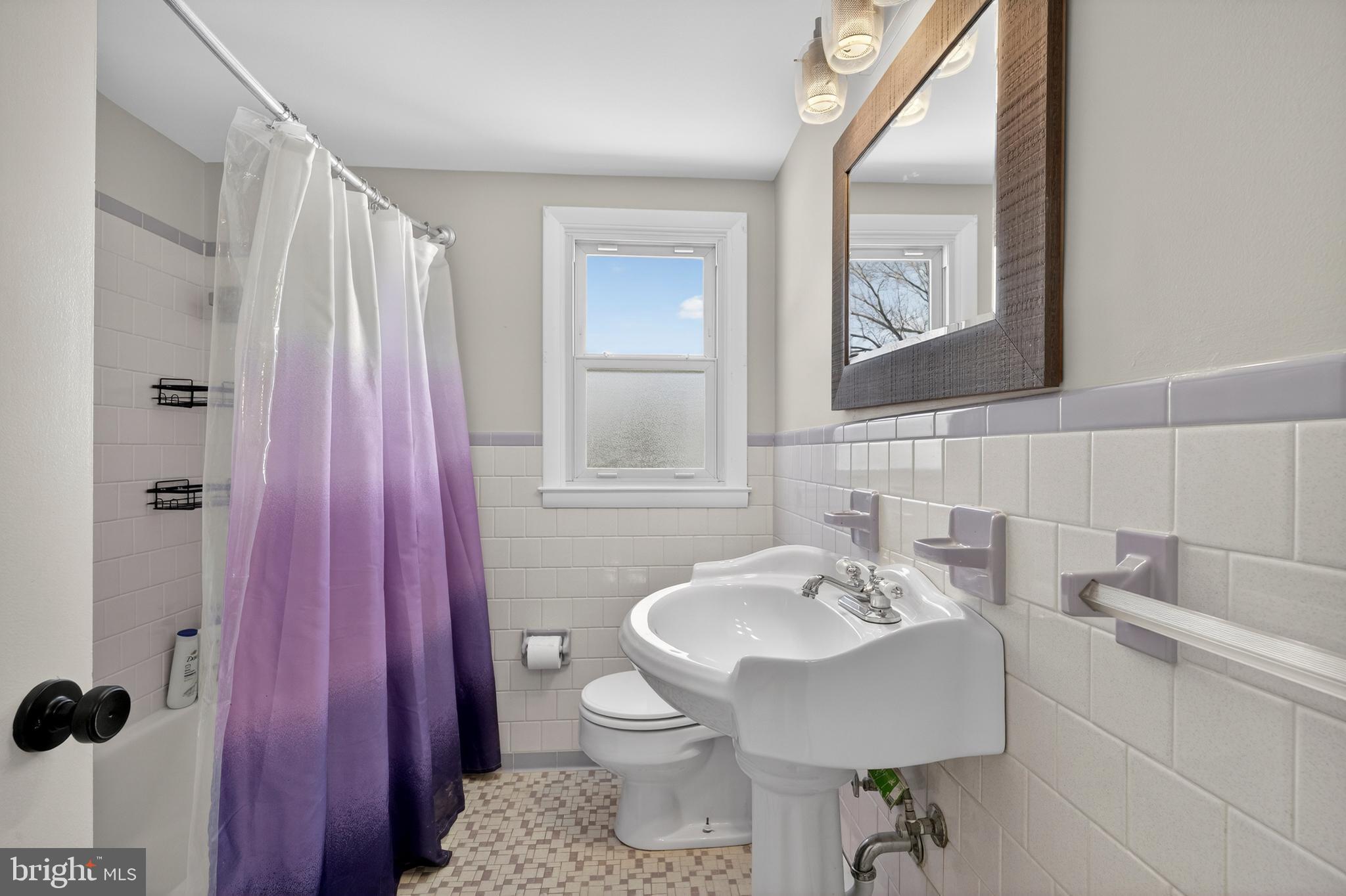 222 Chelsea Road Pasadena, MD 21122 - Photo 24 of 47 Upstairs. Full bathroom #2