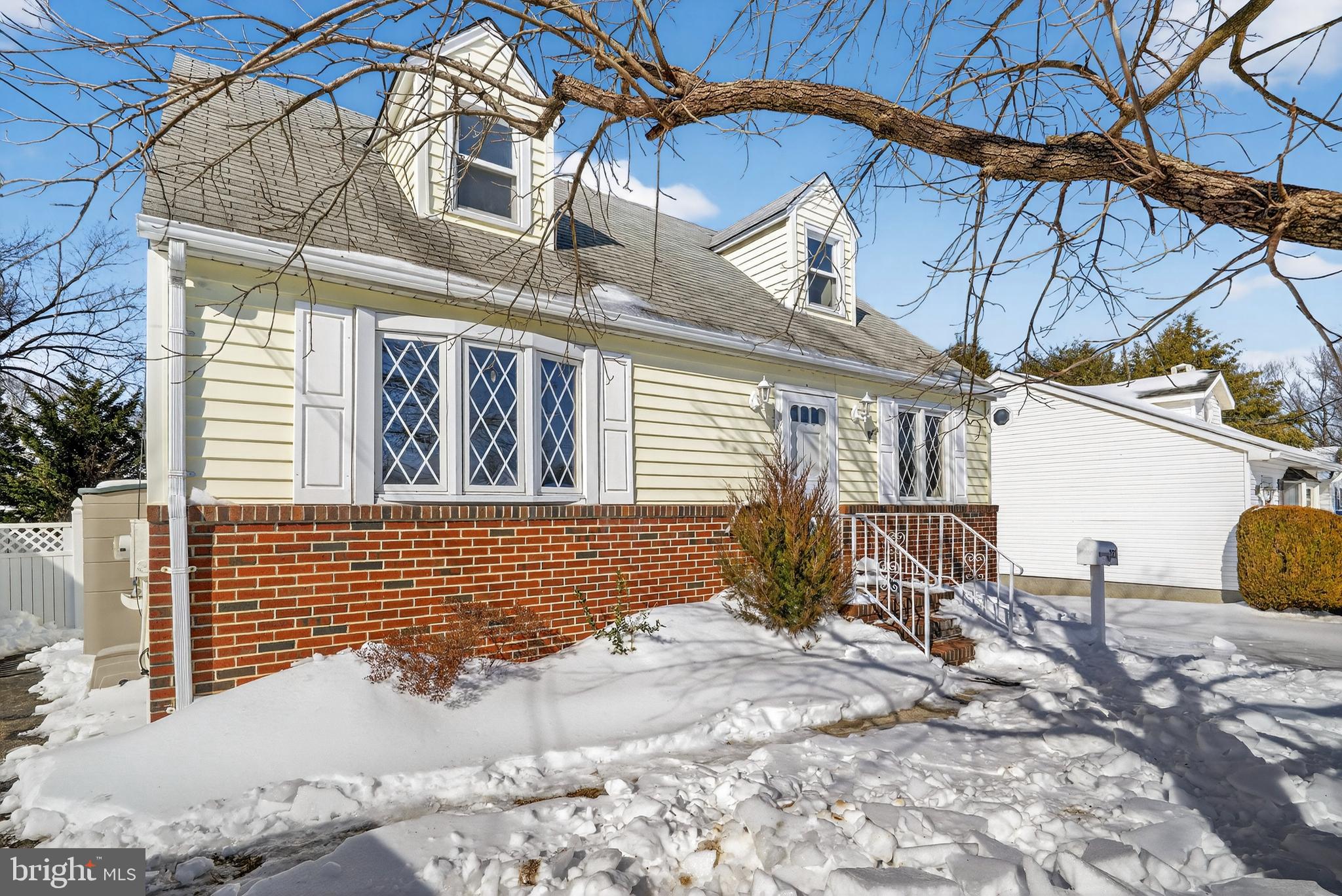 222 Chelsea Road Pasadena, MD 21122 - Photo 3 of 38 Front of home.