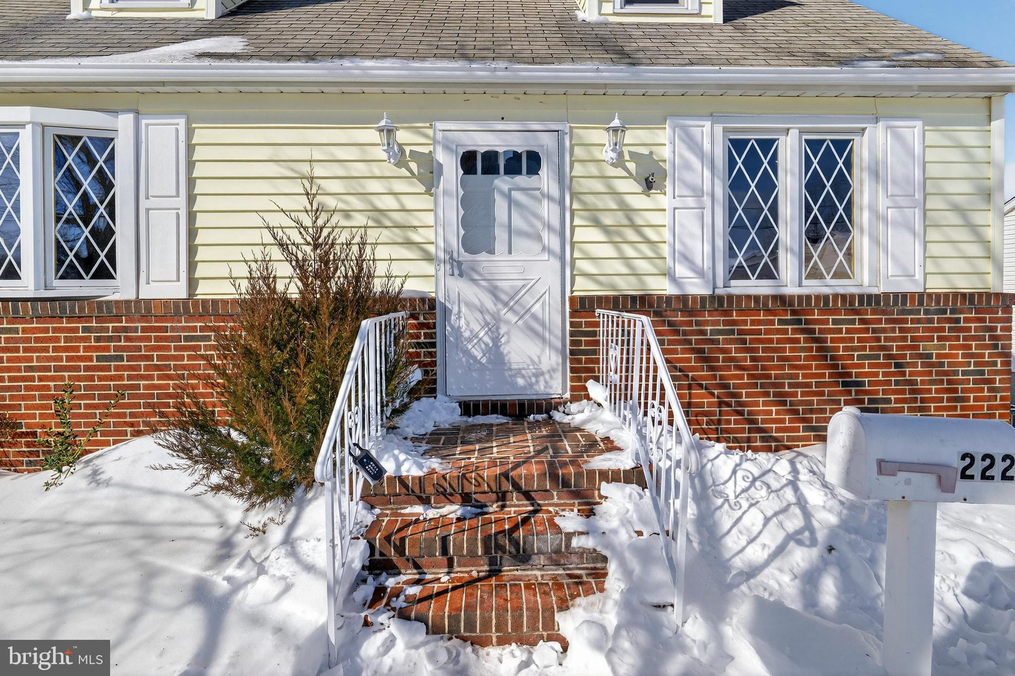 222 Chelsea Road Pasadena, MD 21122 - Photo 4 of 38 Front of Home