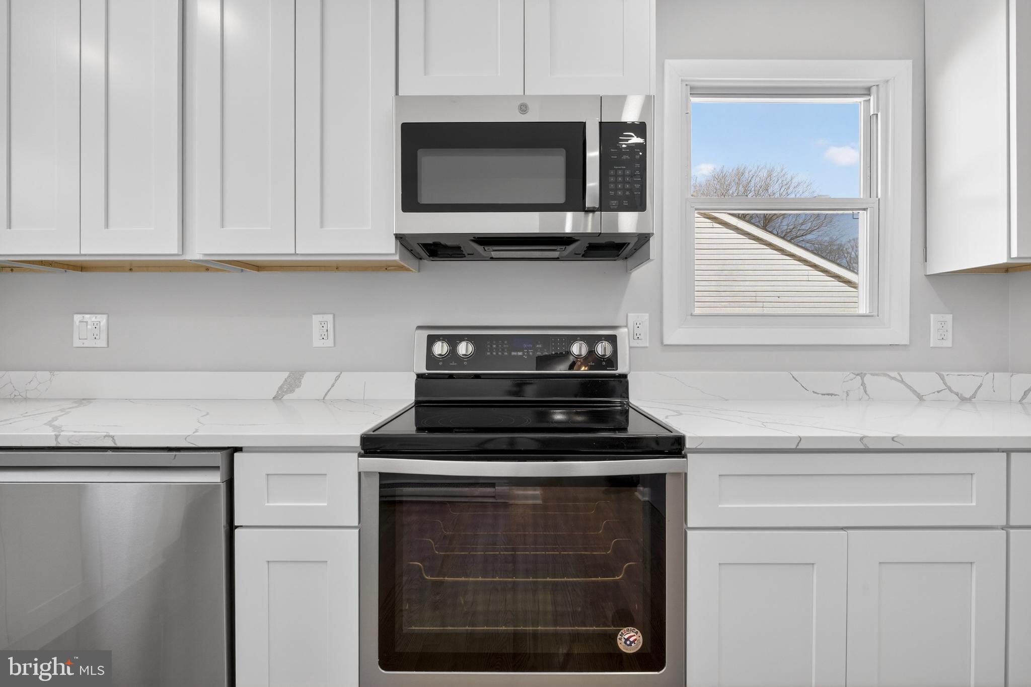 222 Chelsea Road Pasadena, MD 21122 - Photo 7 of 38 All new stainless steel appliances