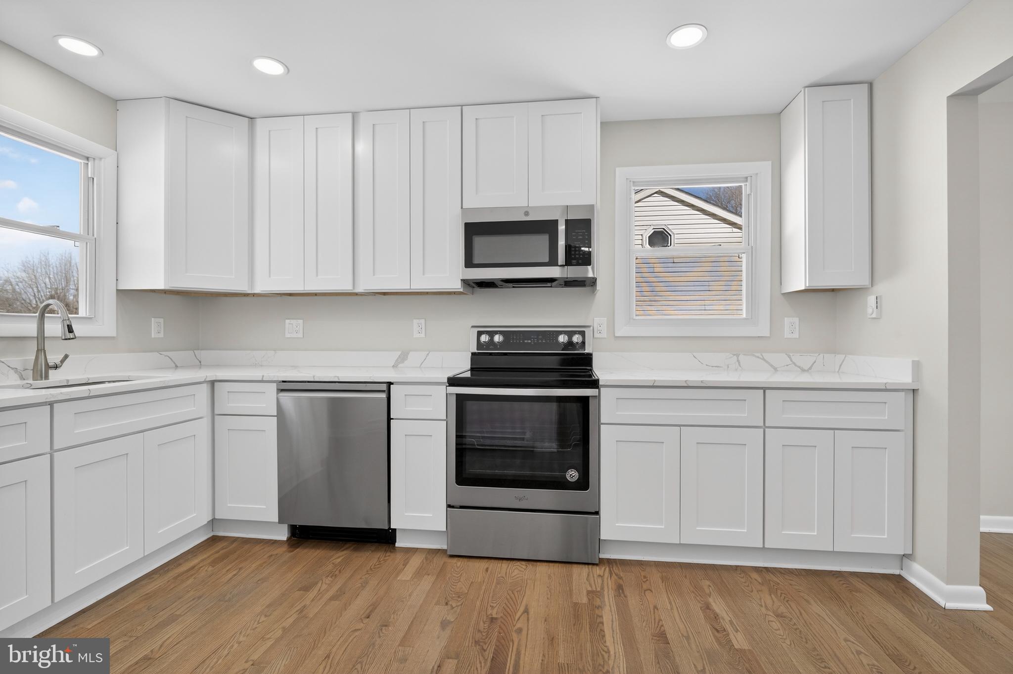 222 Chelsea Road Pasadena, MD 21122 - Photo 10 of 47 New high-end cabinets installed