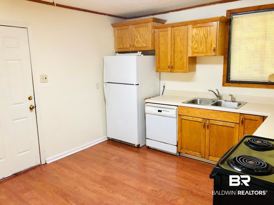 558 Sunnyvale Court Mobile, AL 36609 - Photo 3 of 12