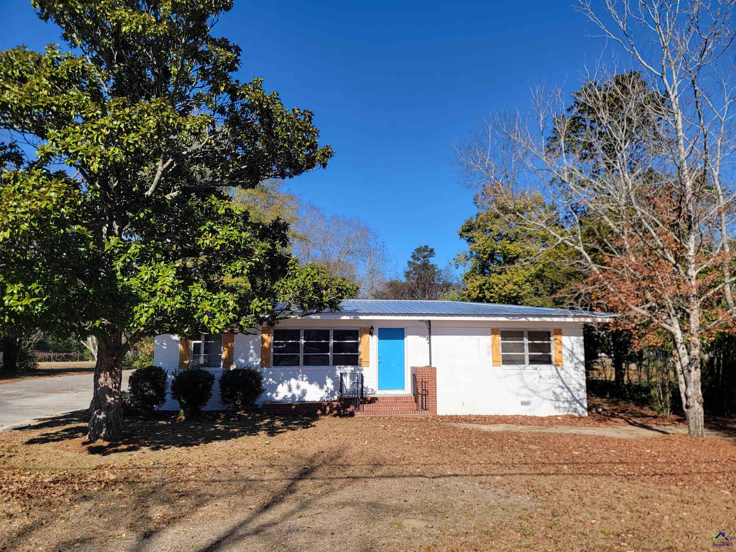 161 East Cherry Street Cochran, GA 31014 - Photo 1 of 34