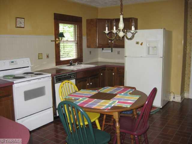 202 Rink Road Winston-Salem, NC 27107 - Photo 11 of 12 Kitchen.