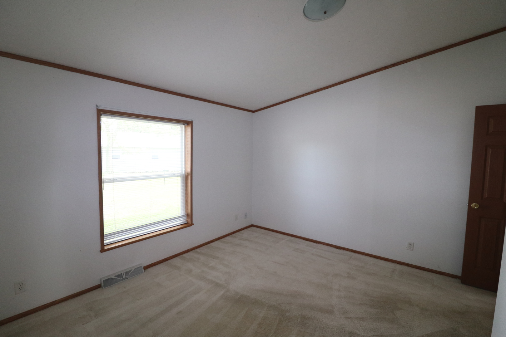 281 Bayview Road Elgin, IL 60123 - Photo 12 of 25