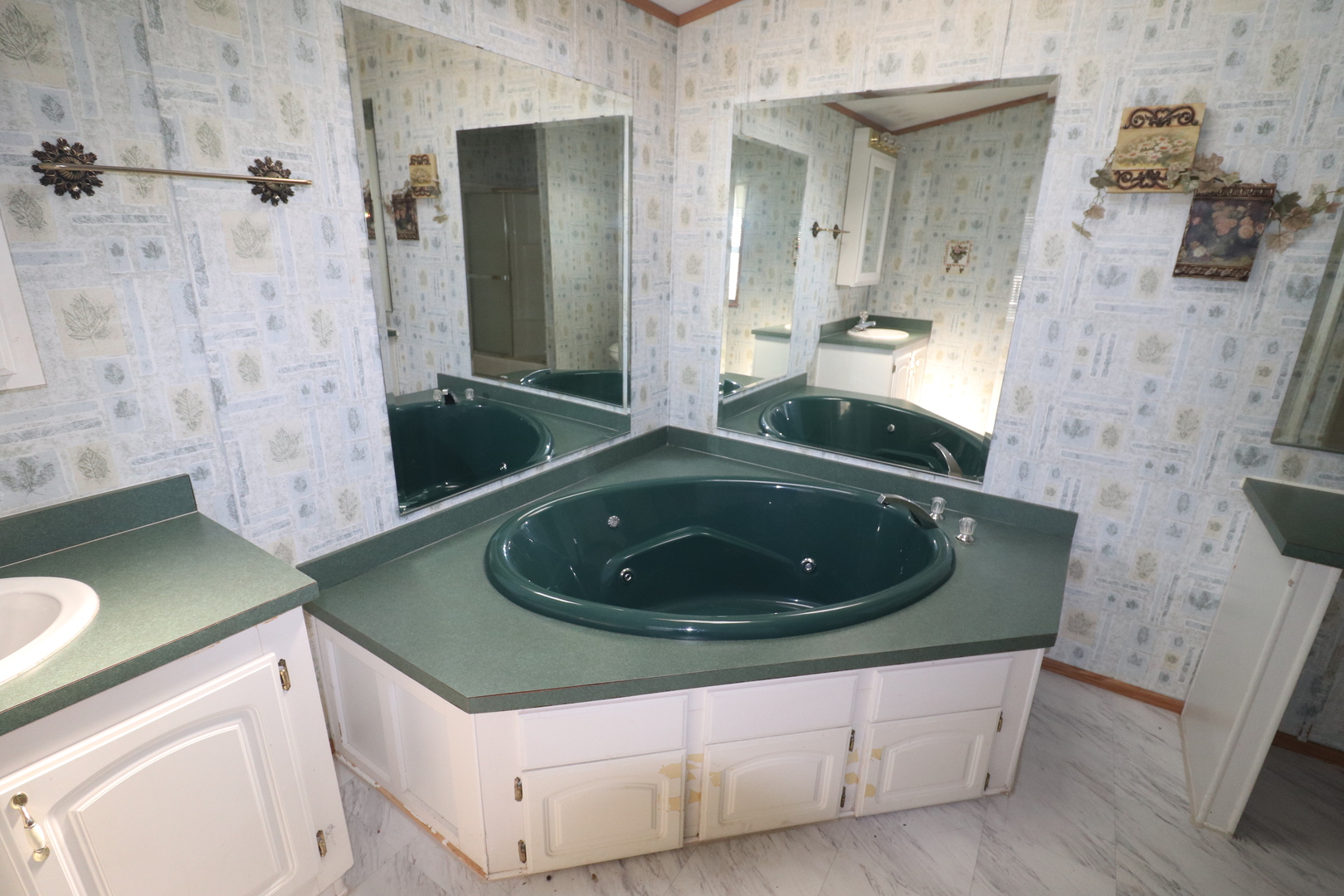 281 Bayview Road Elgin, IL 60123 - Photo 16 of 25