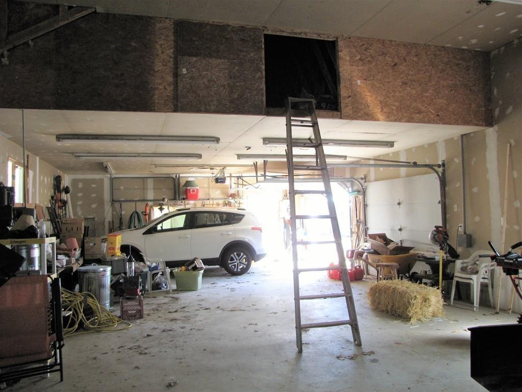 1400 Brimfield Road Warren, MA 01010 - Photo 15 of 17 a room with gym equipment