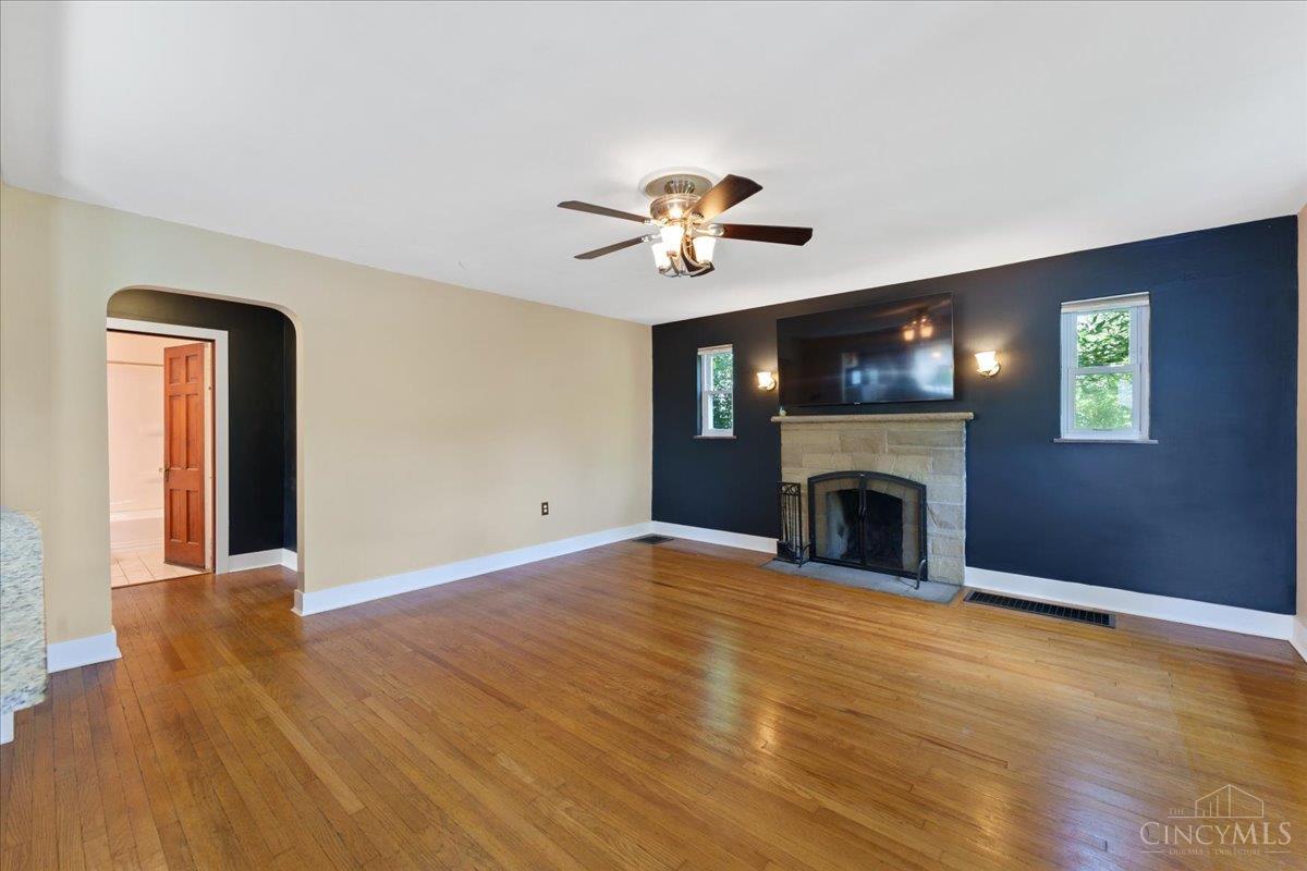 2304 East Galbraith Road Reading, OH 45237 - Photo 4 of 36