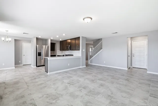 $2,000 | 5123 Papalote Garden, Converse, TX 78109