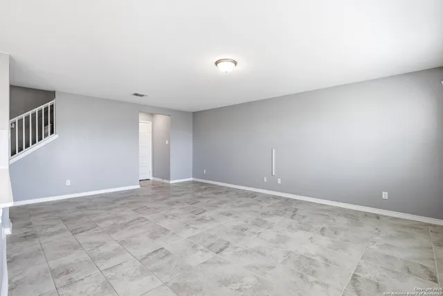 $2,000 | 5123 Papalote Garden, Converse, TX 78109