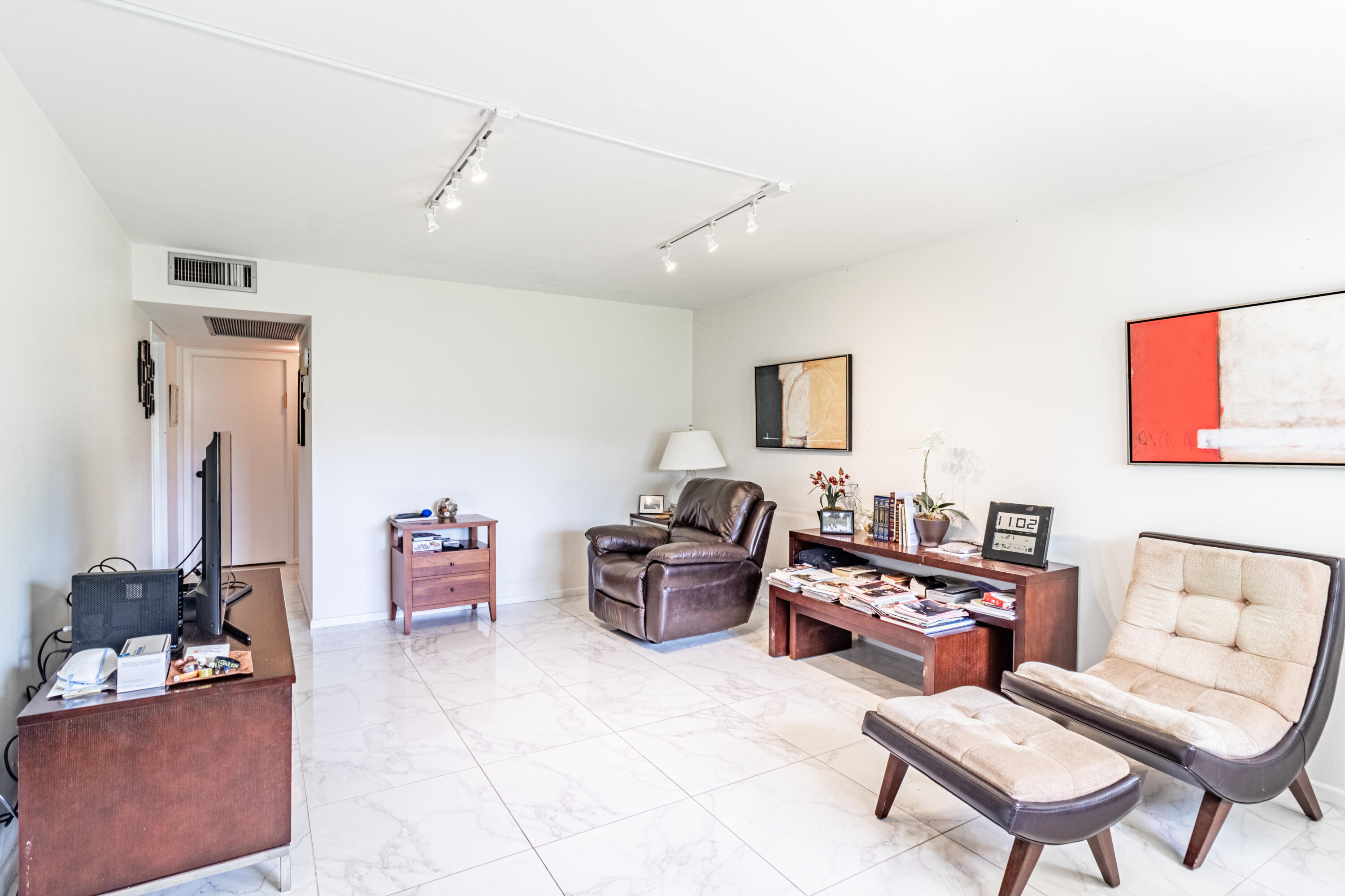 5 Preston A Boca Raton, FL 33434 - Photo 6 of 21 Spacious Living Room Area