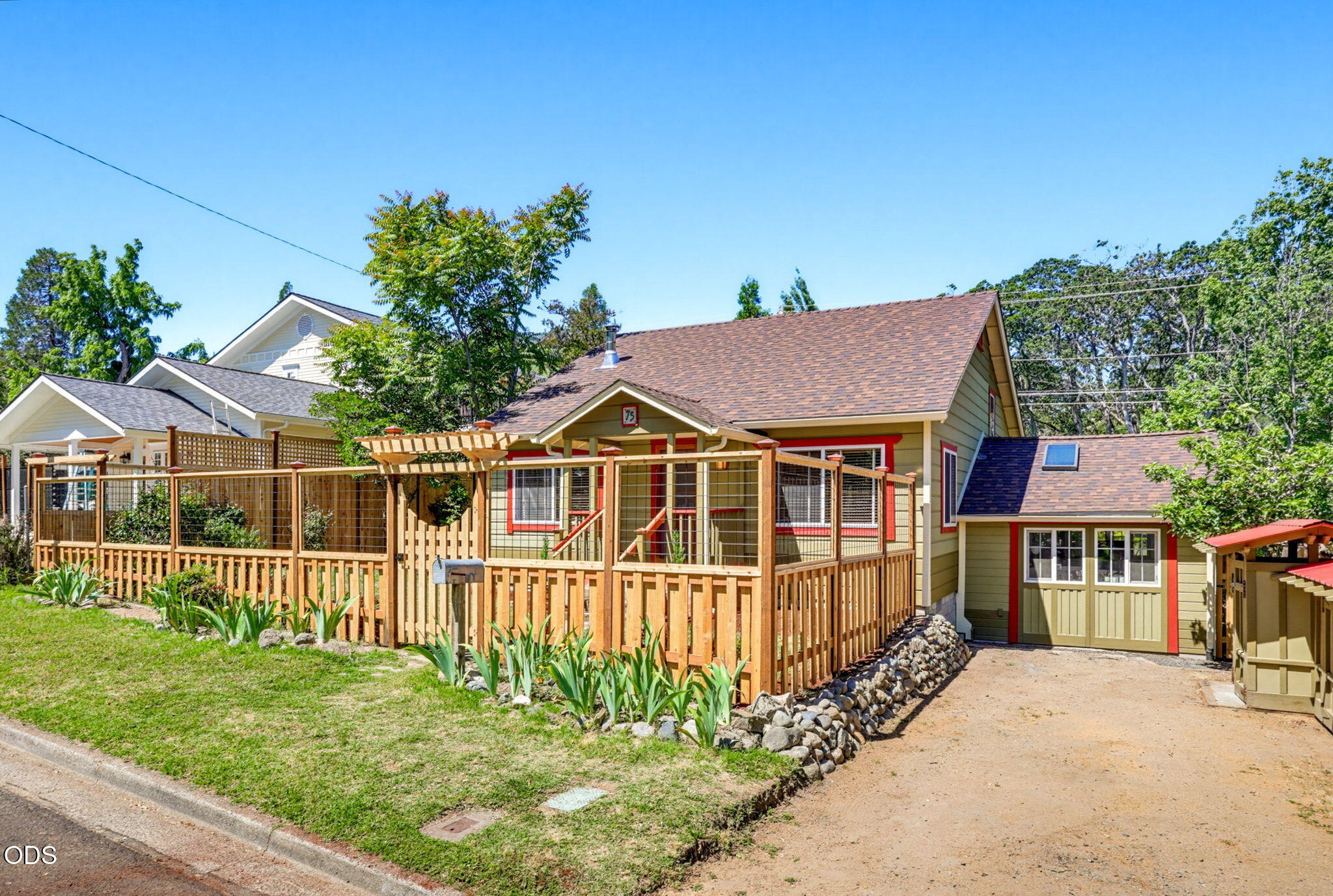 75 Dewey Street Ashland, OR 97520 - Photo 5 of 50