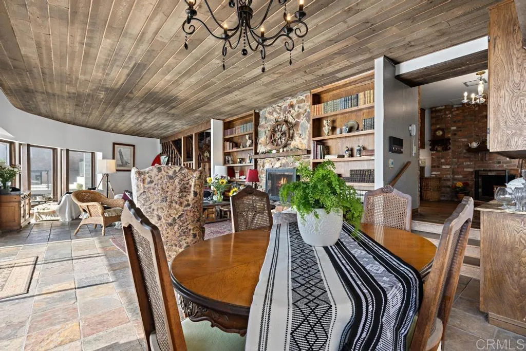 1046 Neptune Avenue Encinitas, CA 92024 - Photo 23 of 49 a living room with furniture