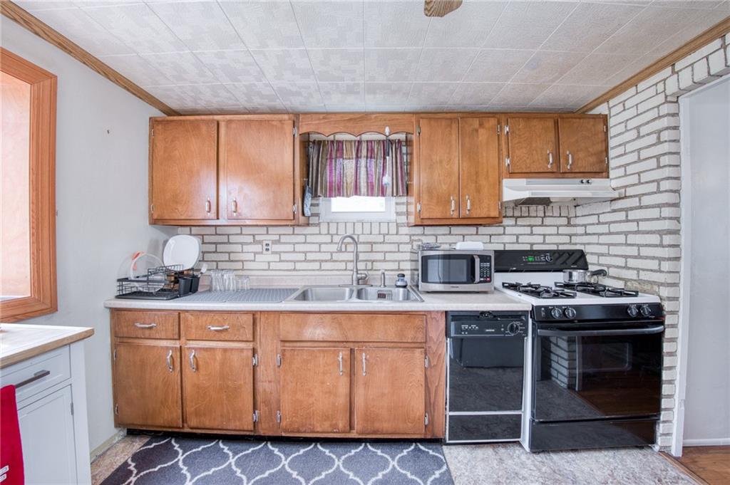 878 Blue Ridge Road Pittsburgh, PA 15239 - Photo 10 of 36 Gallery Image 10