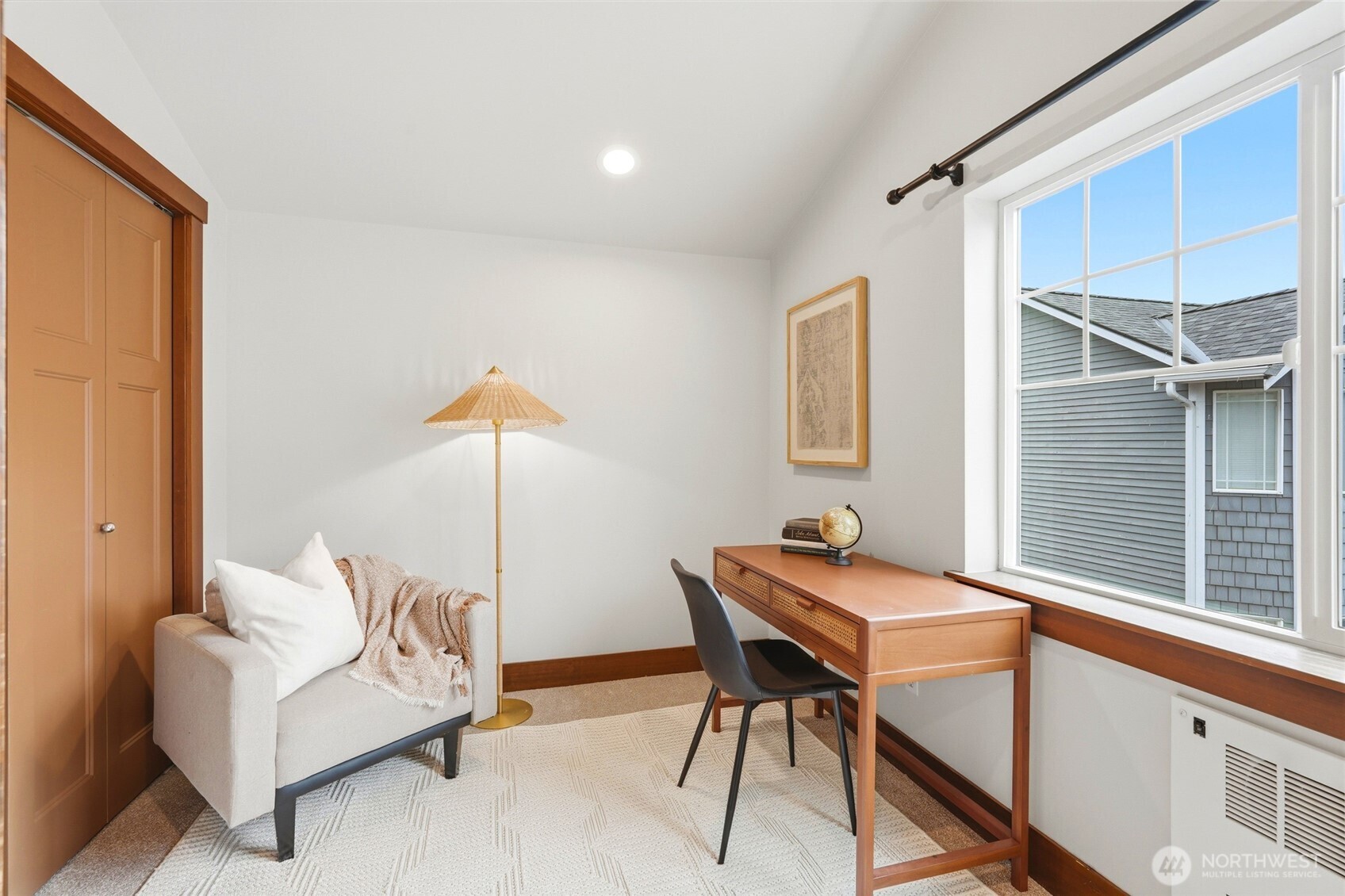 725 North 95th Street, Unit B Seattle, WA 98103 - Photo 17 of 29