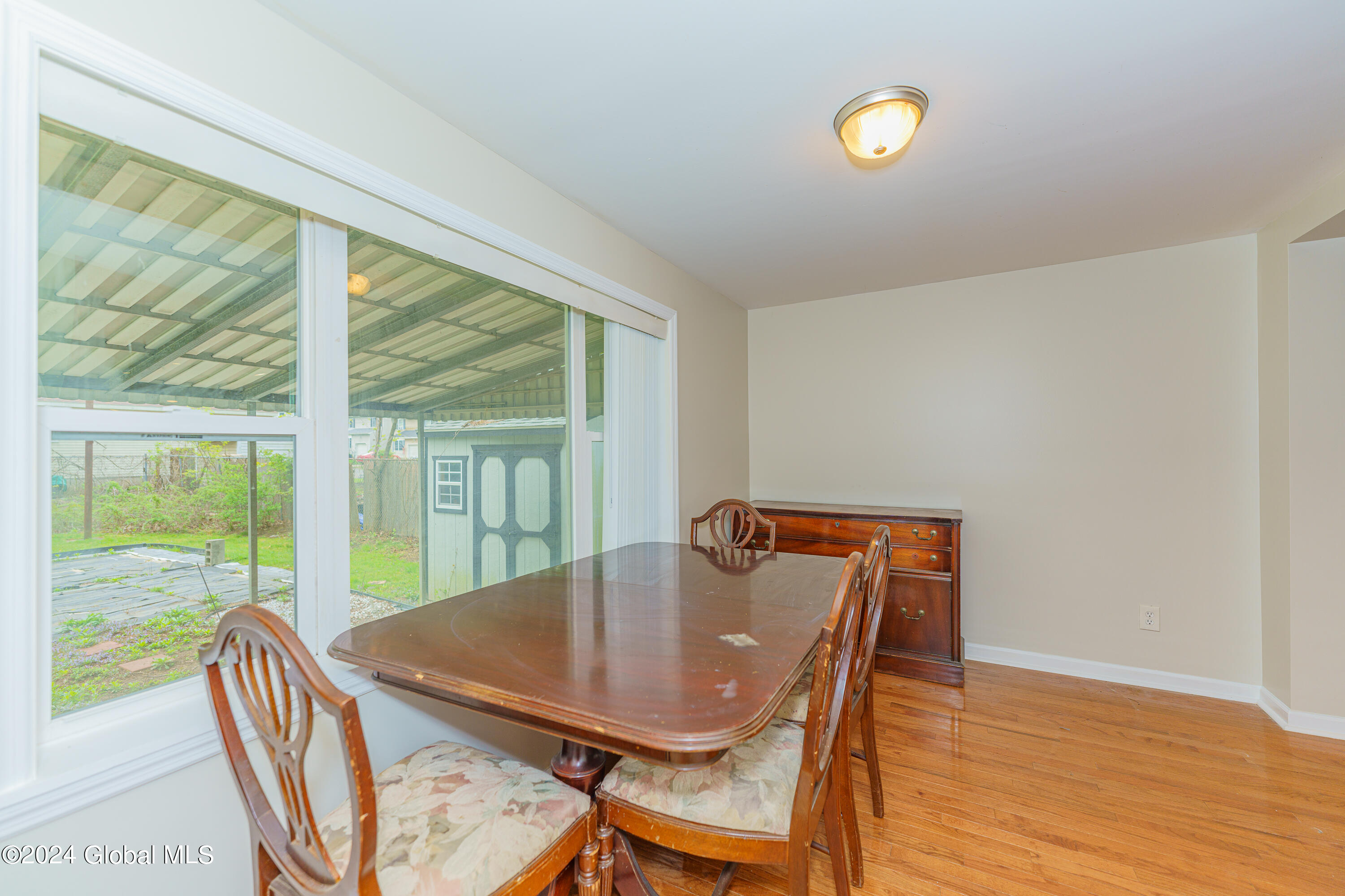 122 Gifford Road Schenectady, NY 12304 - Photo 14 of 38 4 Diningroom 1