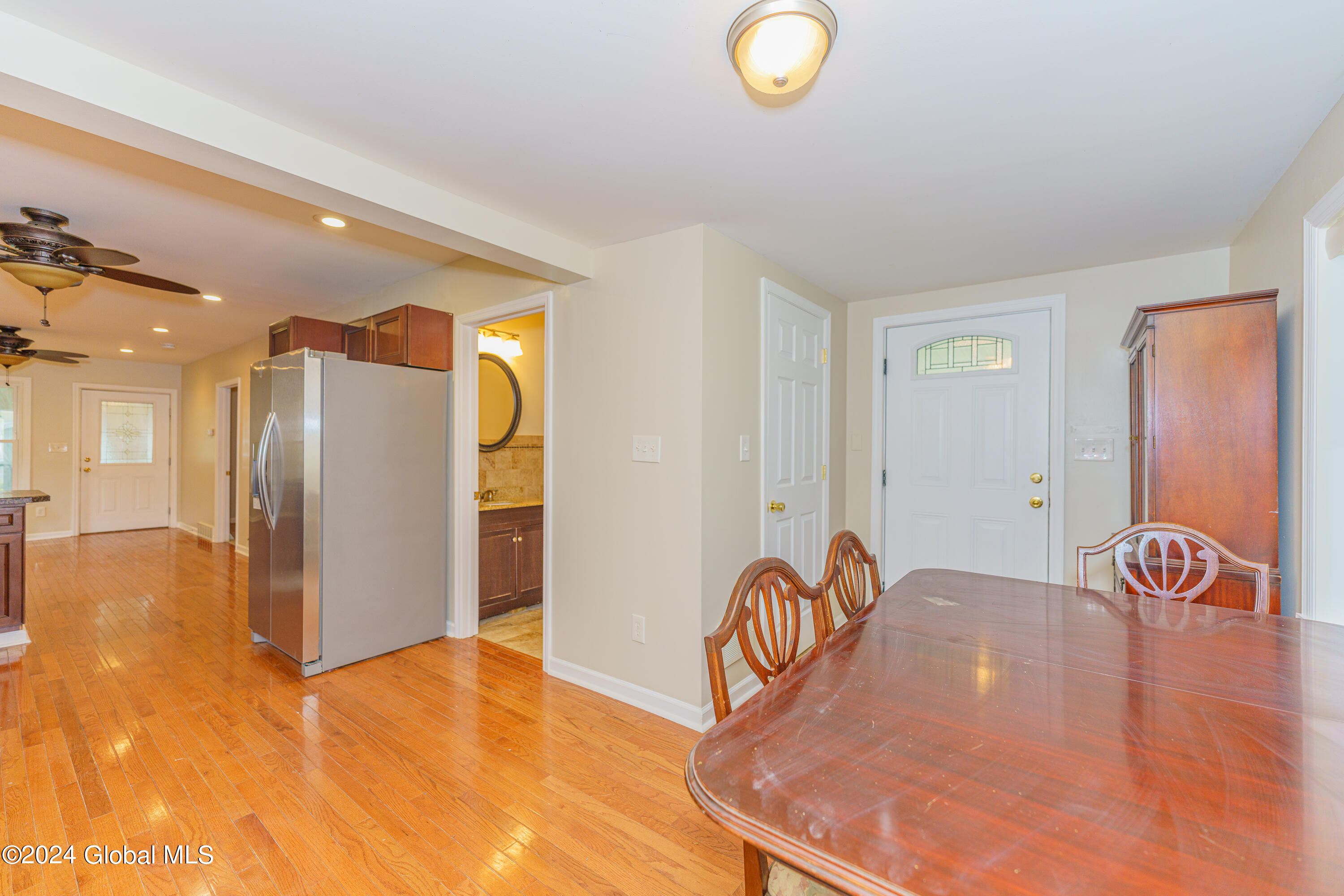122 Gifford Road Schenectady, NY 12304 - Photo 15 of 38 4 Diningroom 3