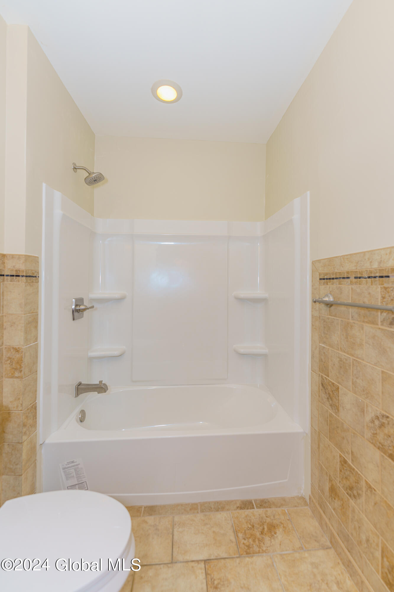 122 Gifford Road Schenectady, NY 12304 - Photo 24 of 38 8 Bathroom 2