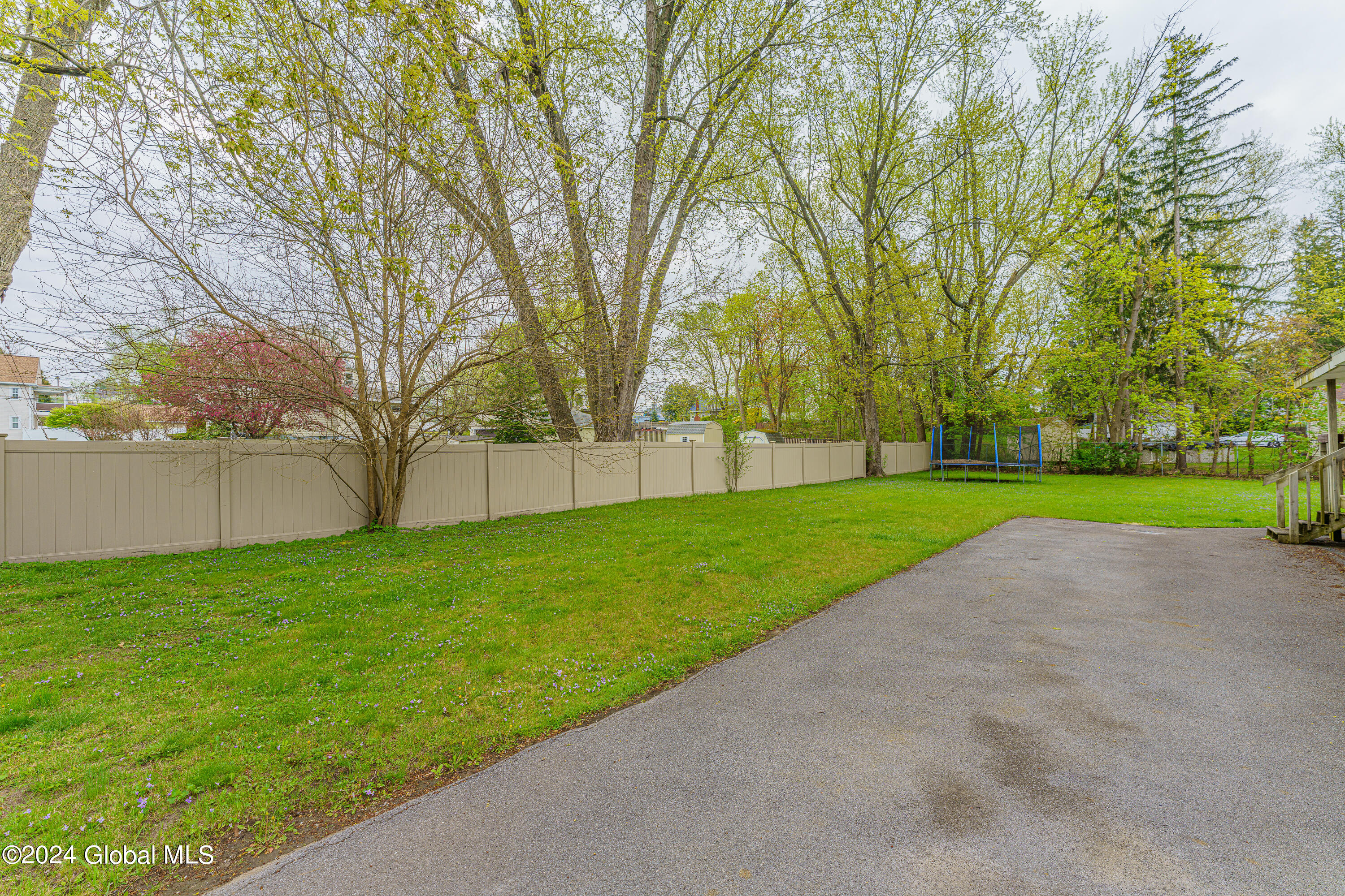 122 Gifford Road Schenectady, NY 12304 - Photo 30 of 38 Yard 3