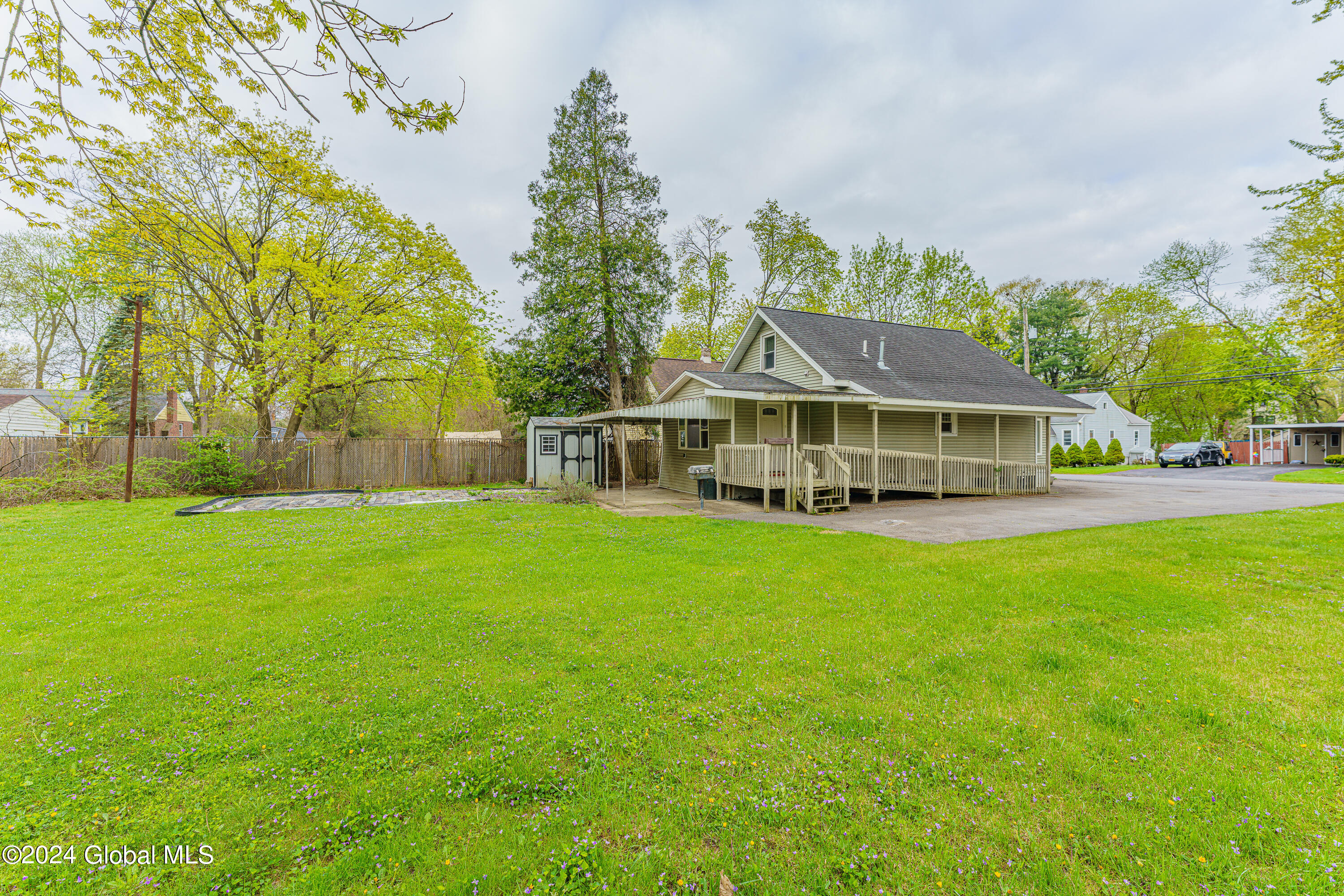 122 Gifford Road Schenectady, NY 12304 - Photo 34 of 38 Yard 5