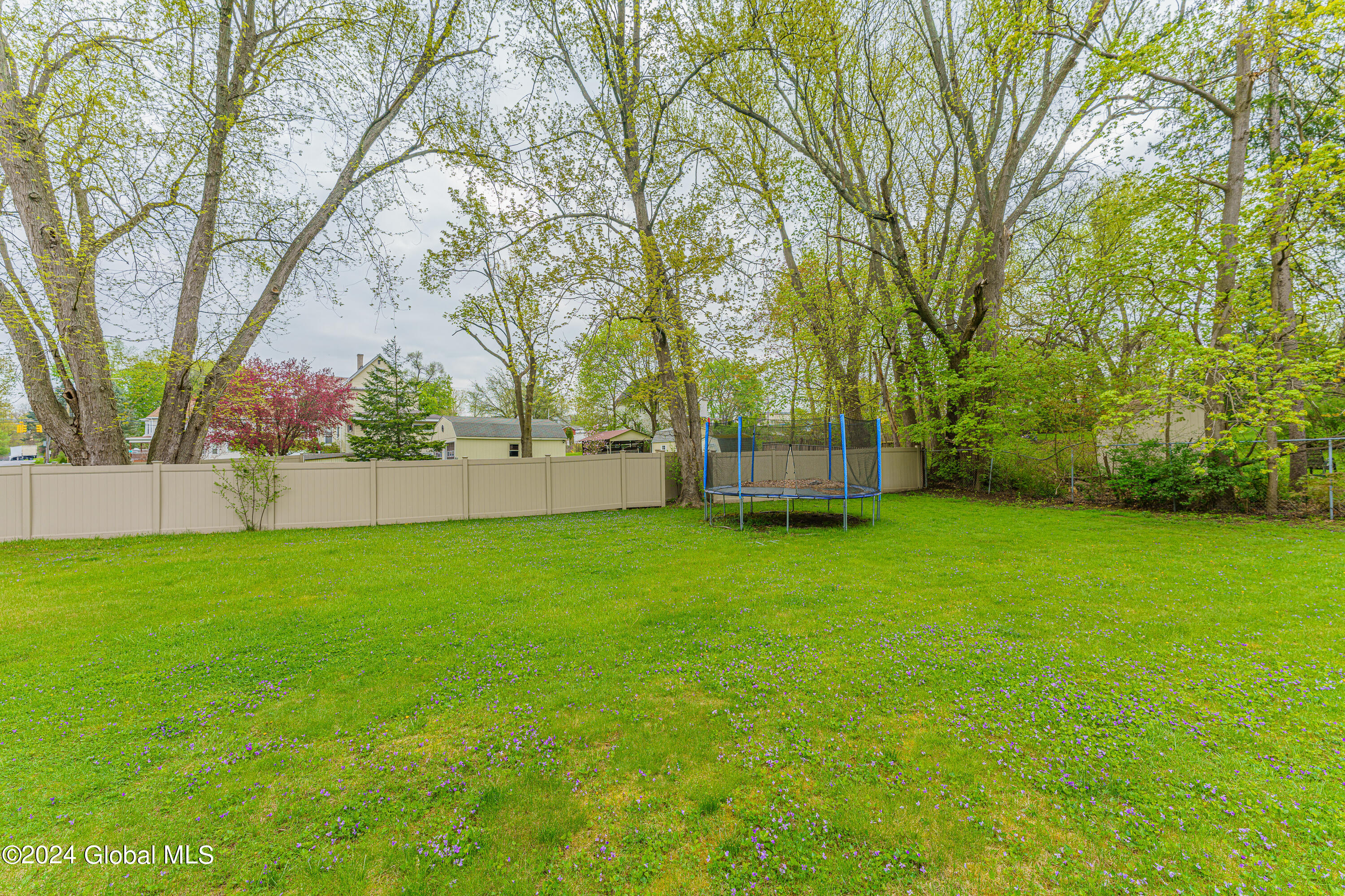 122 Gifford Road Schenectady, NY 12304 - Photo 36 of 38 Yard 7