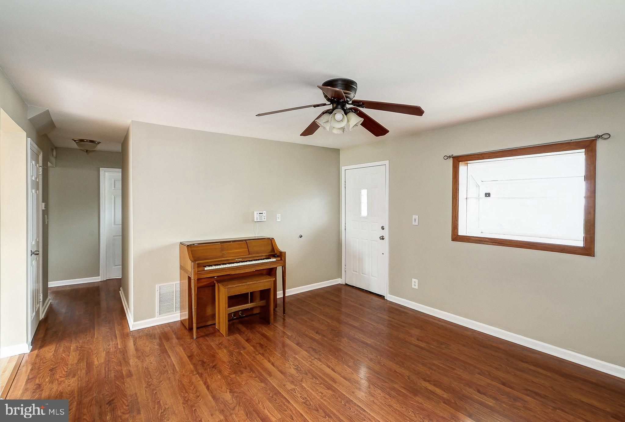 9 Billington Road Hamilton, NJ 08690 - Photo 7 of 36