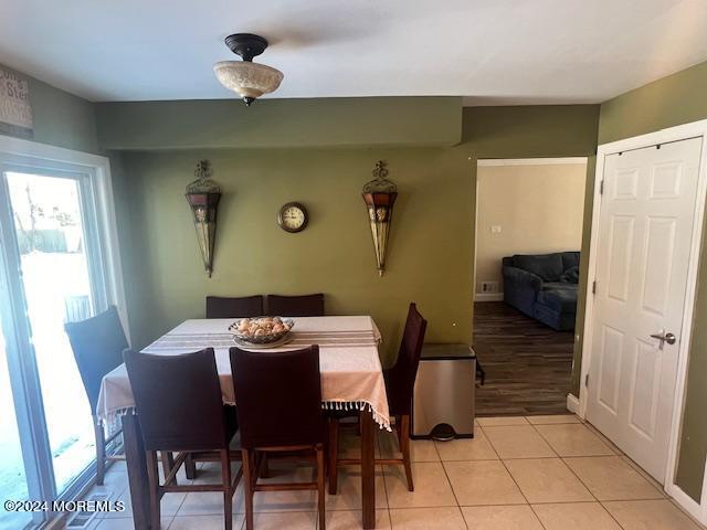 131 Applegate Road Freehold, NJ 07728 - Photo 9 of 27 BREAKFAST NOOK 2