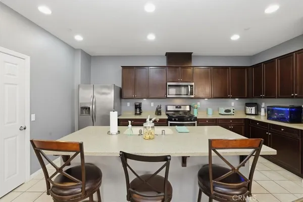 $775,000 | 7205 Enclave Drive, Eastvale, CA 92880