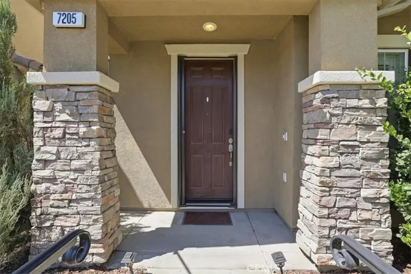 $775,000 | 7205 Enclave Drive, Eastvale, CA 92880