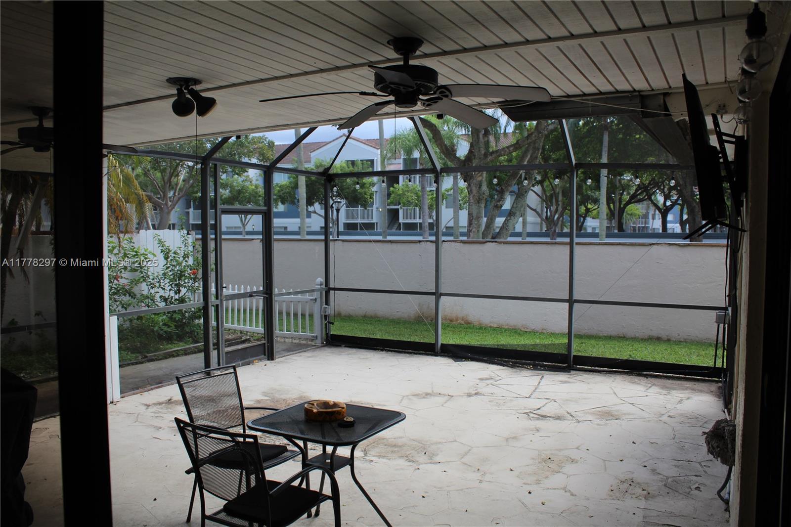 17320 Northwest 62nd Place Hialeah, FL 33015 - Photo 12 of 27