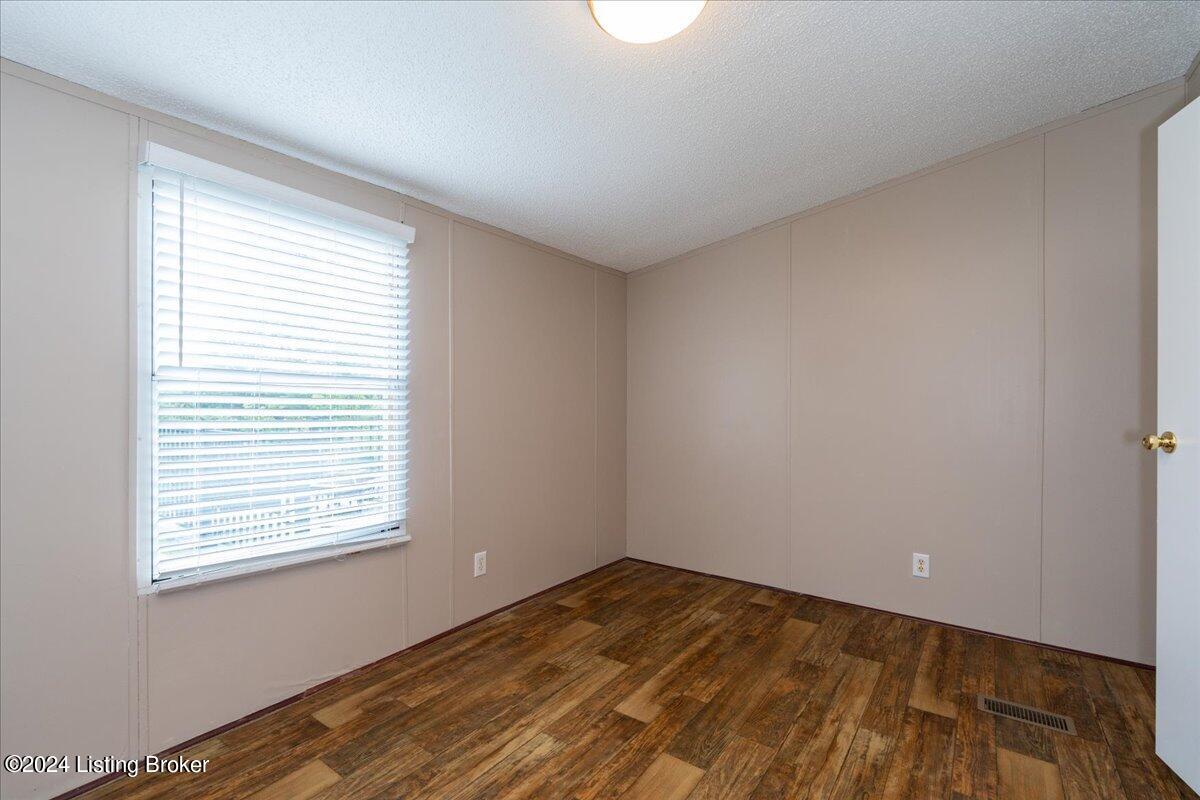 639 Old Boston Road Lebanon Junction, KY 40150 - Photo 22 of 33 19-FullRes-19