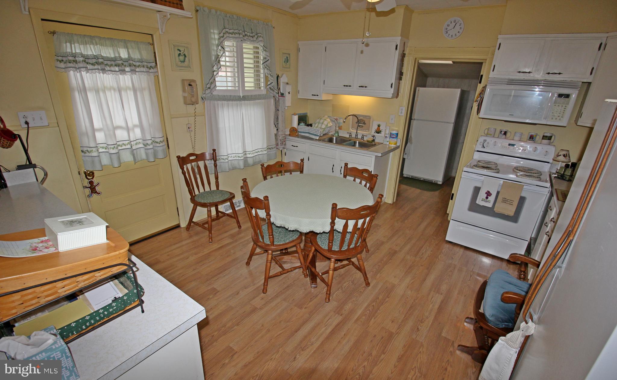 112 Leaman Street Lititz, PA 17543 - Photo 7 of 40