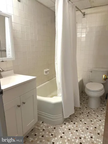 $155,000 | 1030 East Lancaster Avenue, Unit 817, Bryn Mawr, PA 19010