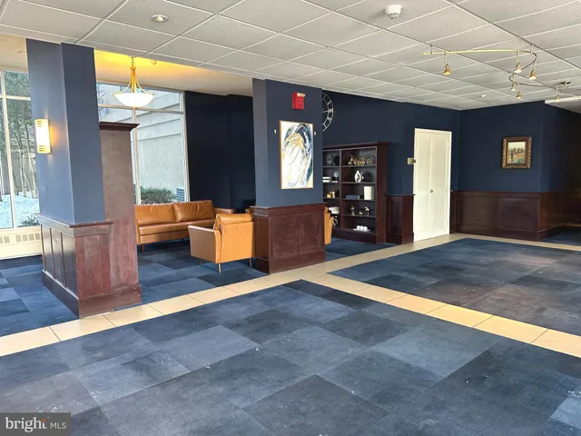 $155,000 | 1030 East Lancaster Avenue, Unit 817, Bryn Mawr, PA 19010