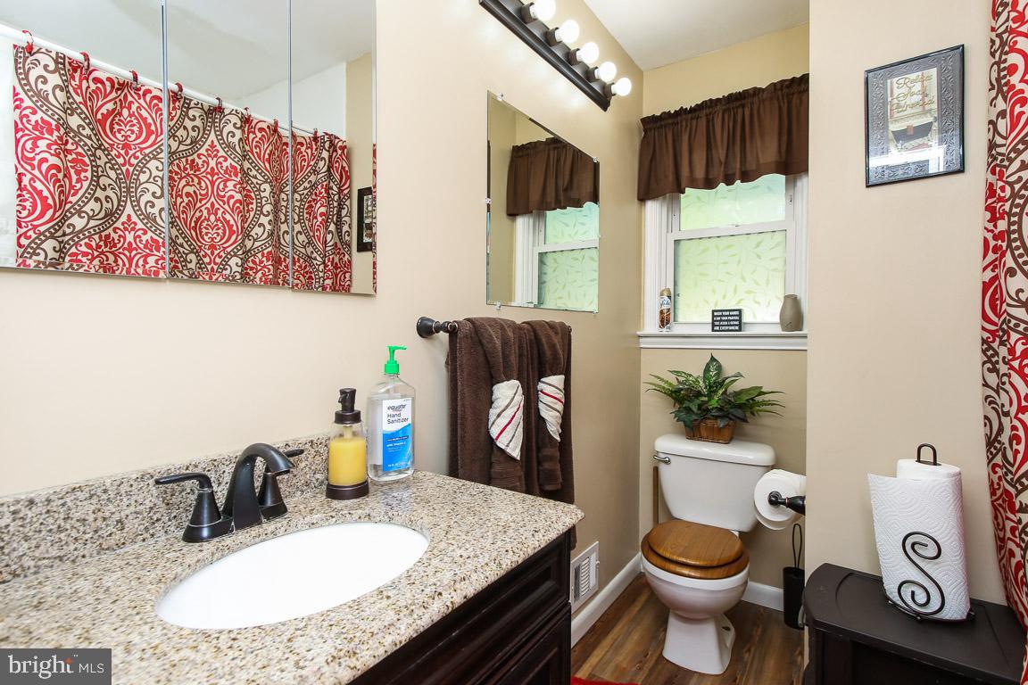 7406 Rockridge Road Baltimore, MD 21208 - Photo 15 of 38 Main Bath