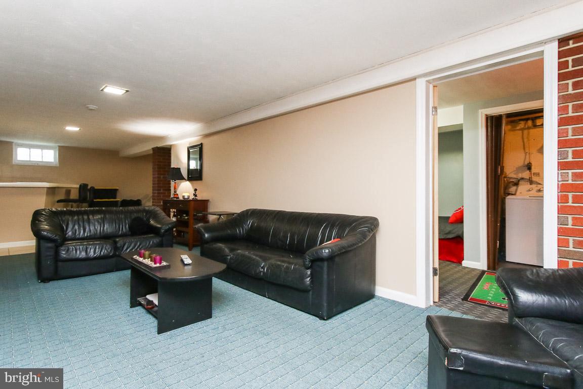 7406 Rockridge Road Baltimore, MD 21208 - Photo 27 of 38 Family room