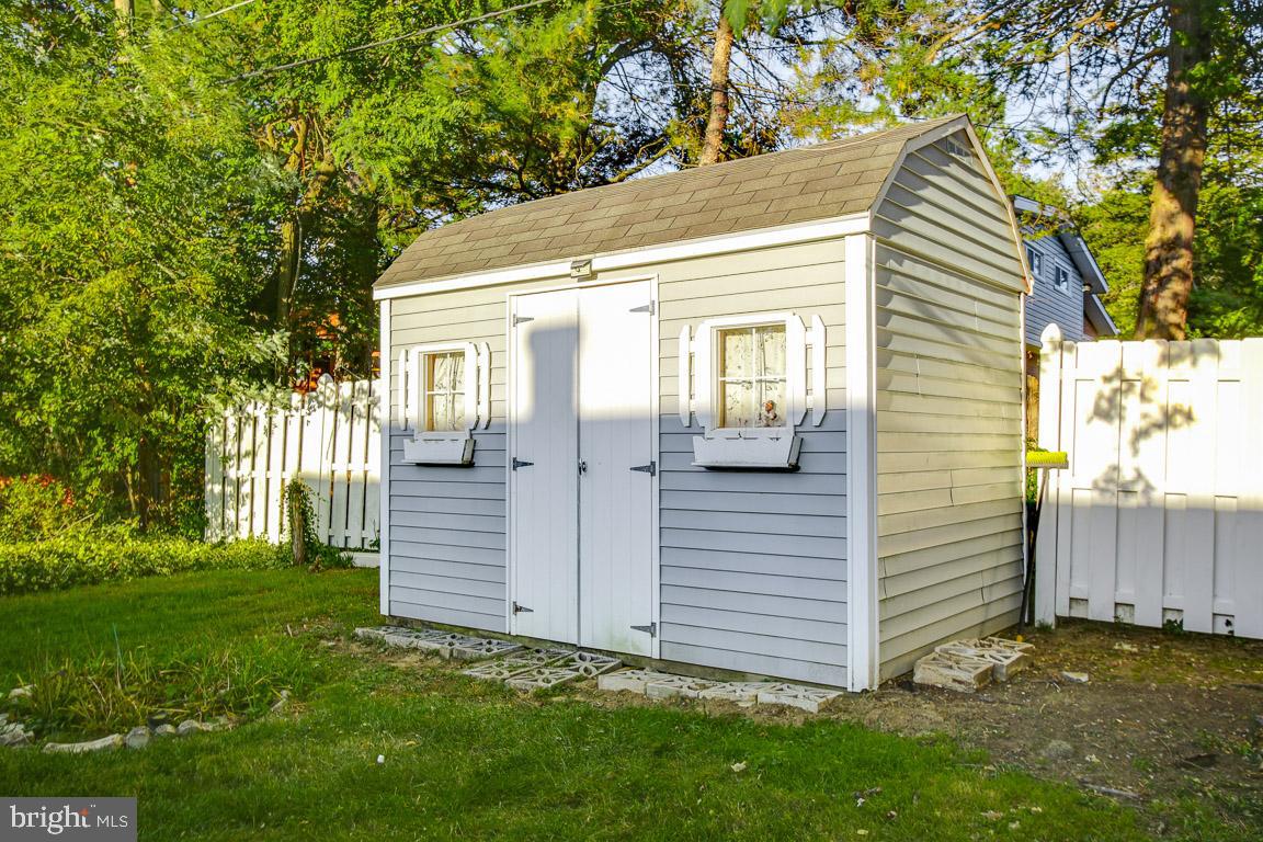 7406 Rockridge Road Baltimore, MD 21208 - Photo 36 of 38 Outside storage shed