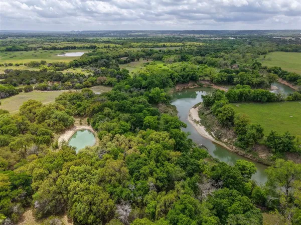 $825,000 | 377 County Road 2530, Meridian, TX 76665