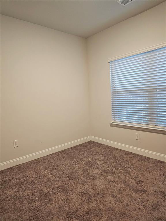 2153 Red Oak Circle Union City, GA 30291 - Photo 8 of 34 an empty room with a window