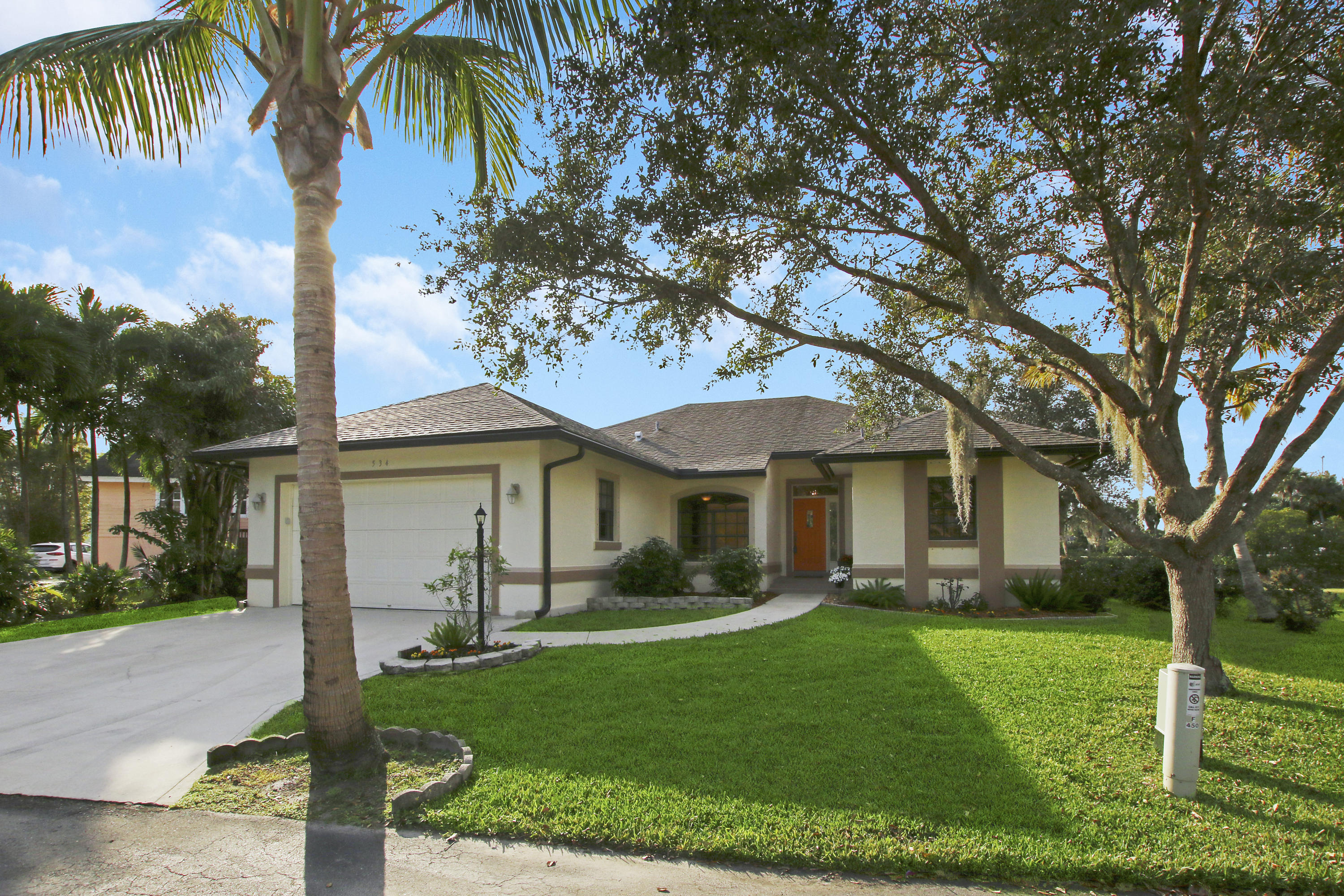 534 Southwest Salerno Road Stuart, FL 34997 - Photo 5 of 44 Front of Home