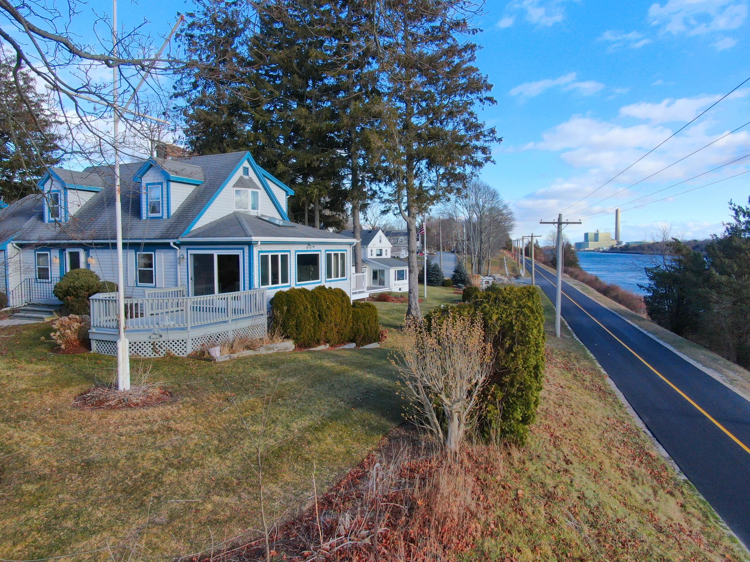 18 Gibbs Road Sagamore Beach, MA 02562 - Photo 4 of 53 2025-12-31-17-50-42-307