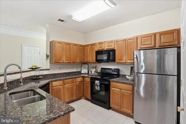 $3,100 | 1600 Spring Gate Dr., Unit 2204, McLean, VA 22102
