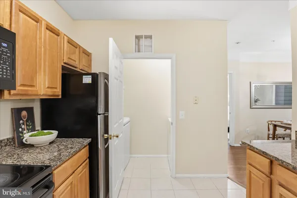 $3,100 | 1600 Spring Gate Dr., Unit 2204, McLean, VA 22102