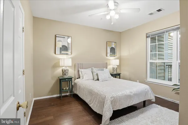 $3,100 | 1600 Spring Gate Dr., Unit 2204, McLean, VA 22102