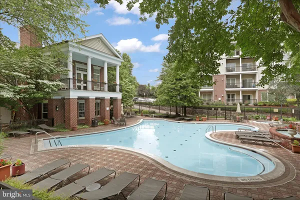 $3,100 | 1600 Spring Gate Dr., Unit 2204, McLean, VA 22102