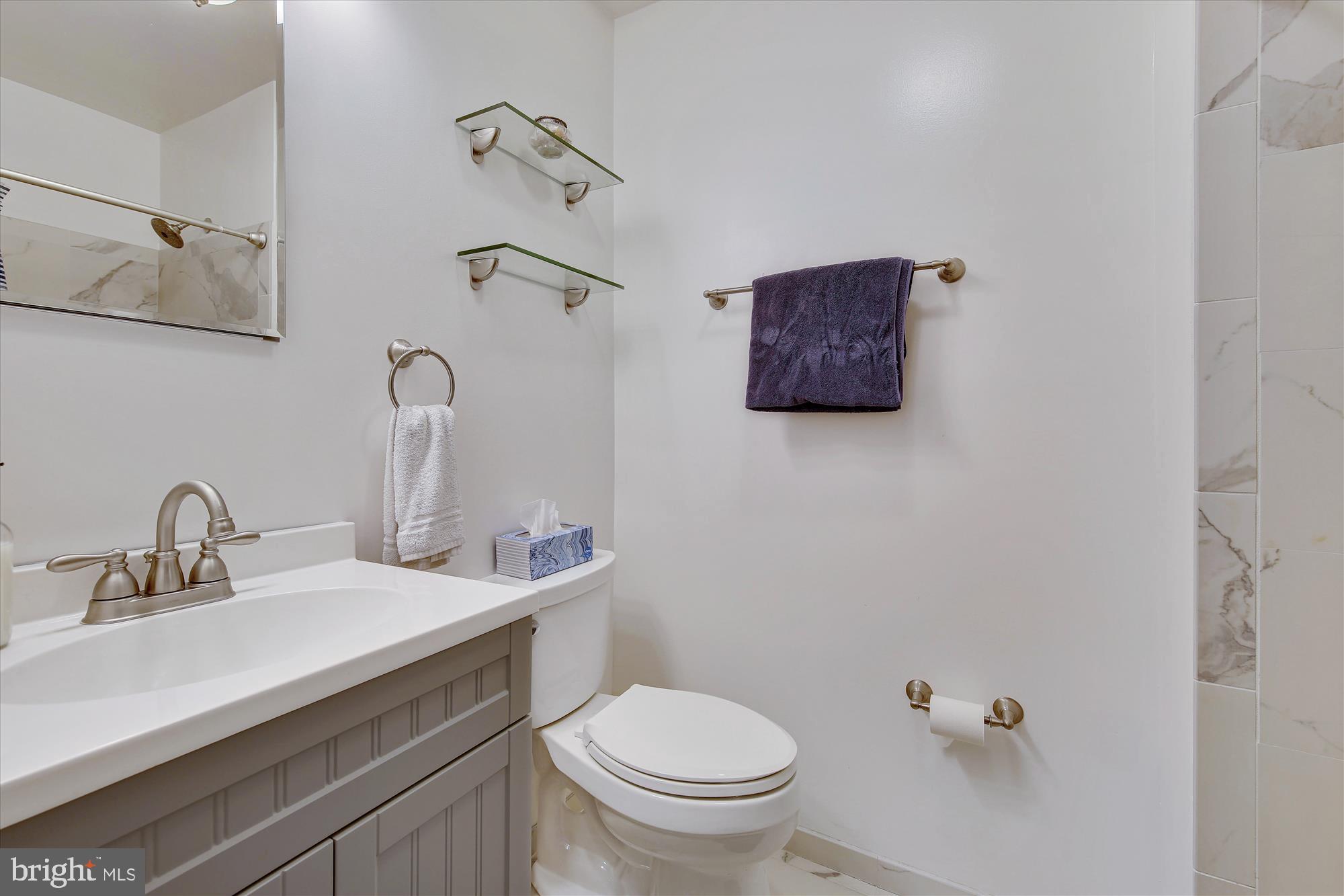 17721 Buehler Road, Unit 13 Olney, MD 20832 - Photo 25 of 42 Master Bathroom